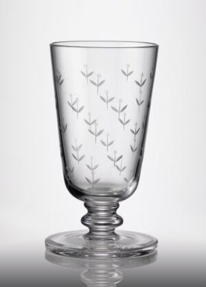  A clear, blown glass goblet with a finely engraved botanical design featuring vertical stems with symmetrical leaf-like patterns, crafted by Ståle Kyllingstad.