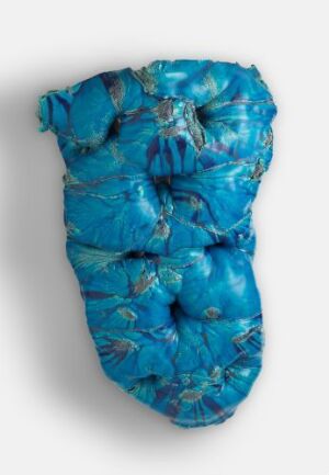  A sculptural stoneware piece titled "Bagdad Blues" by Torbjørn Kvasbø, displaying a rich turquoise blue color with dynamic textures and glazing, resembling natural formations with an abstract, flowing design.