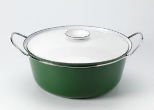  "Sensasjonskasserollen Cathrine" by Grete Prytz Kittelsen, depicting a forest green to white gradient enameled iron cooking pot with chrome-plated iron handles and a lid, set against a neutral gray background.