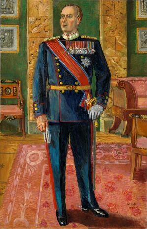  "Portrett av H. M. Kong Olav V" by Per Krohg—an oil painting on canvas featuring a man in a dark blue military uniform adorned with medals, standing in a room with patterned wallpaper and luxurious decor.