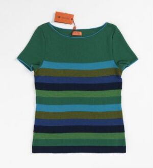  A short-sleeved knit top designed by Solveig Hisdal with horizontal stripes in shades of forest green, olive green, dark blue, and medium blue on a neutral background, featuring a round neckline and a rectangular orange tag on the left shoulder.