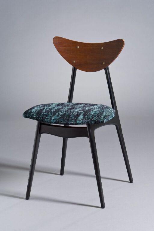 Kay / 7002 Stacking chair