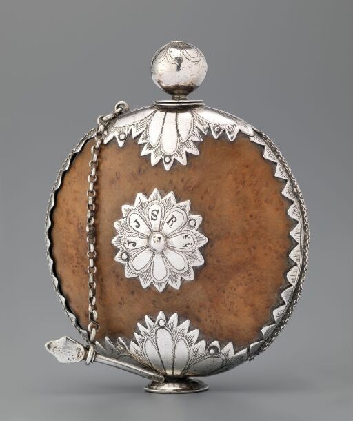 Snuff bottle