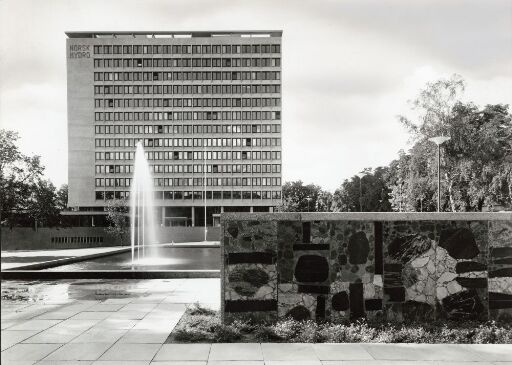 The Hydro Building and the Hydro Park