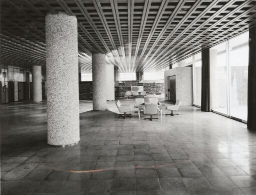 Elkem-huset, fra vestibylen