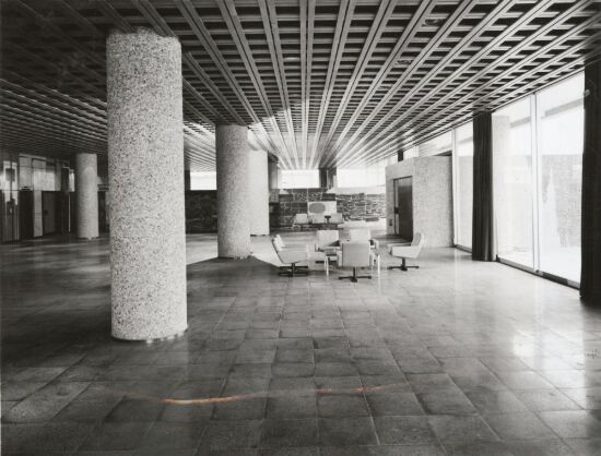 Elkem-huset, fra vestibylen