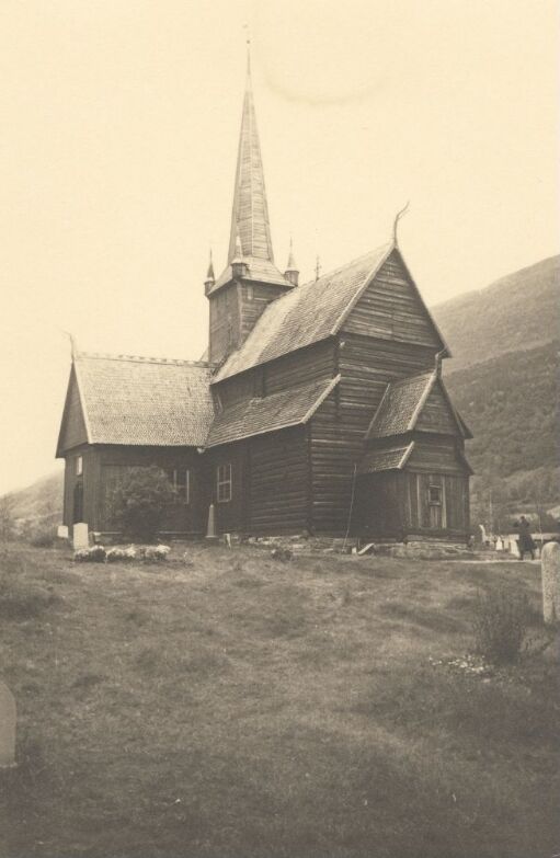 Lom stavkirke
