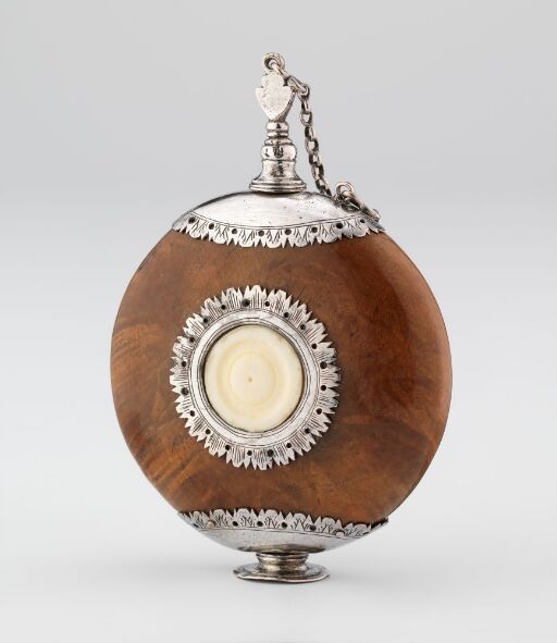 Snuff bottle