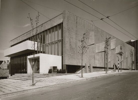 Stavanger sparekasse, fasader mot Stavanger torv og Haakon VIIs gate