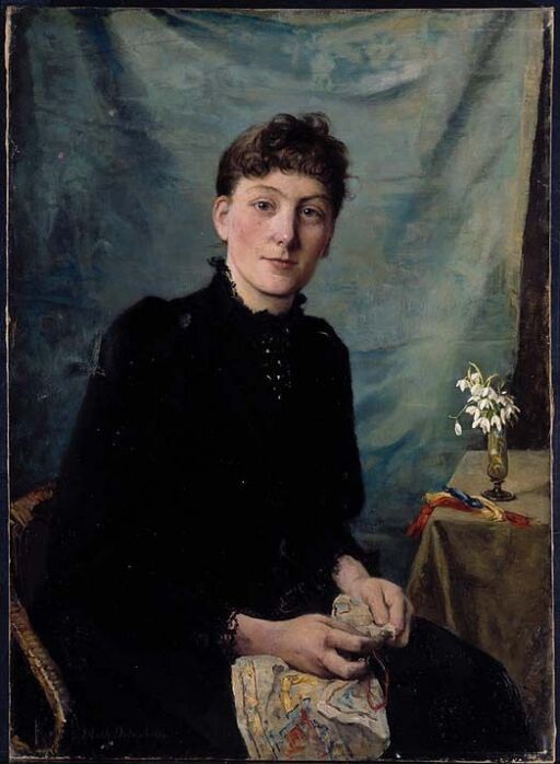 Sittende ung dame med broderi