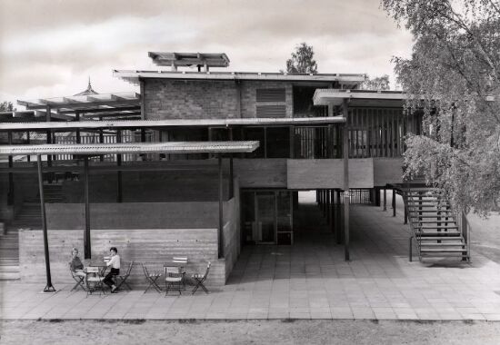 Restaurant og dansepaviljong på Glomdalsmuseet, med oppgangen til spisesalen