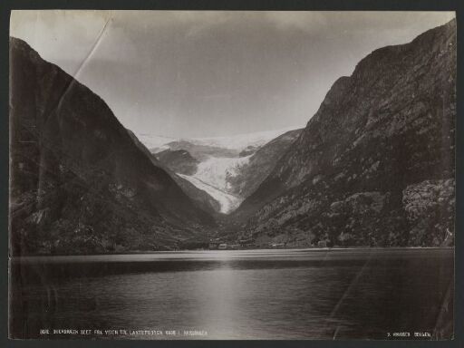 Buerbræen seet fra Veien til Laatefossen Odde i Hardanger