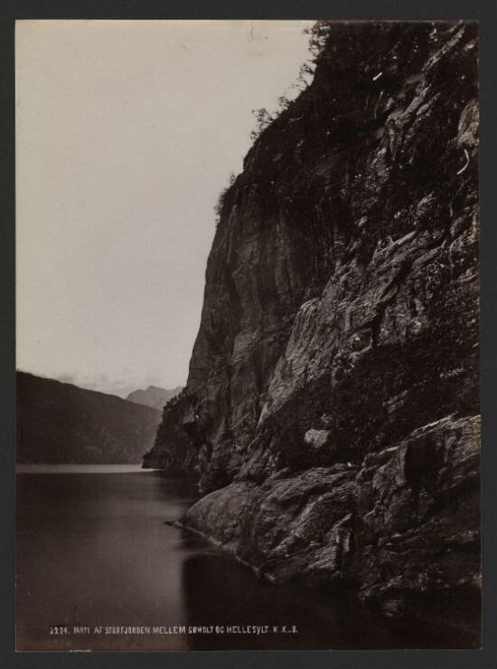 Parti af Storfjorden mellem Søholt og Hellesylt