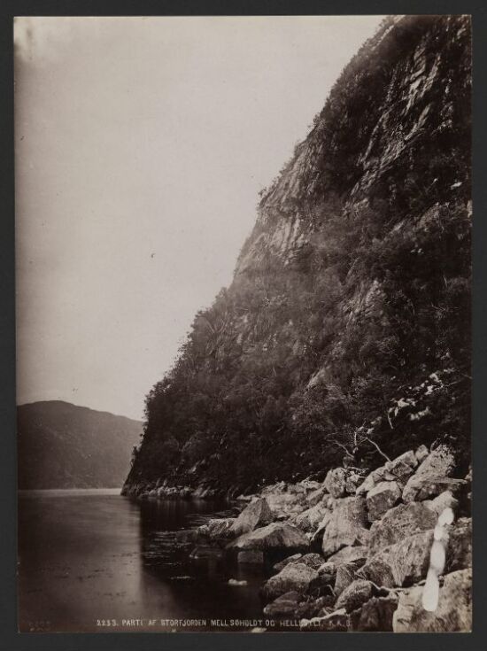 Parti af Storfjorden mell Søholdt og Hellesylt