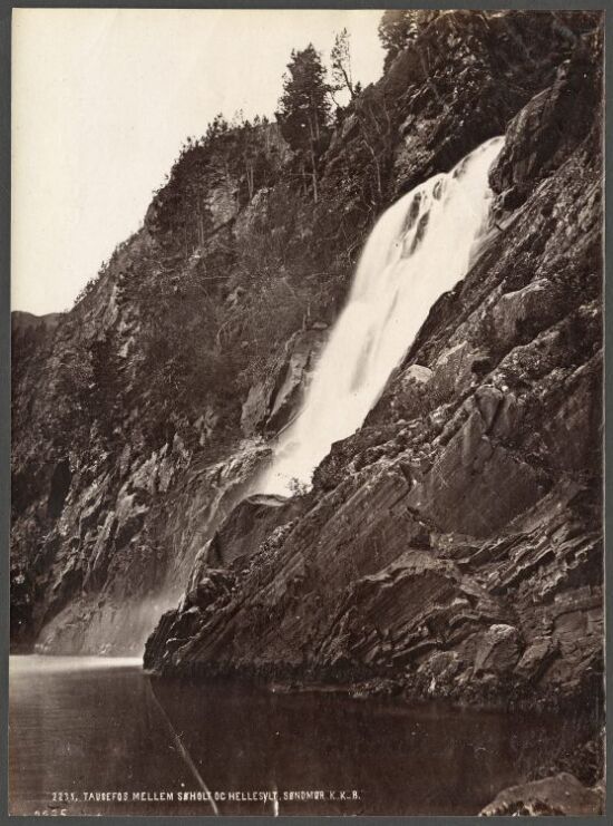 Tausefos mellem Søholt og Hellesylt, Søndmør