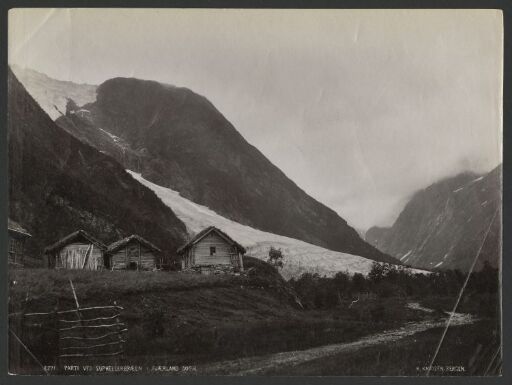 Parti ved Suphellerbræen i Fjærland, Sogn