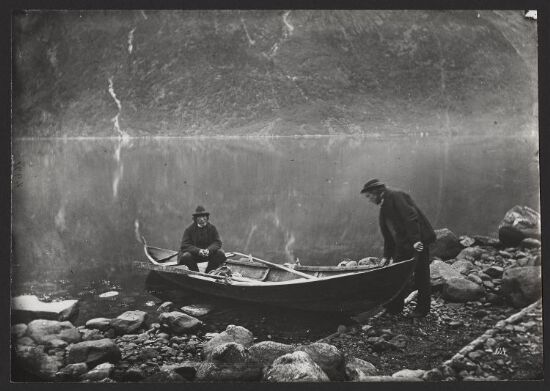 Strandparti, Baad med Seil