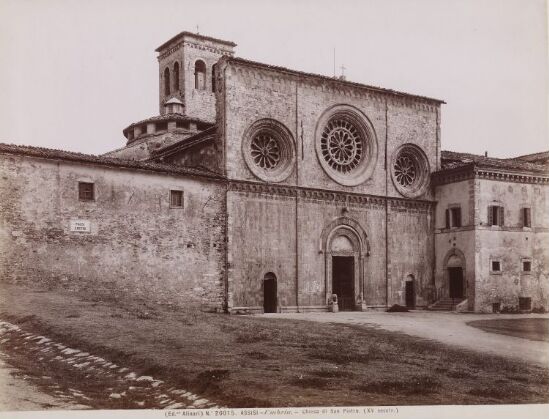 Assisi - Umbria. Chiesa di San Pietro (XV secolo)