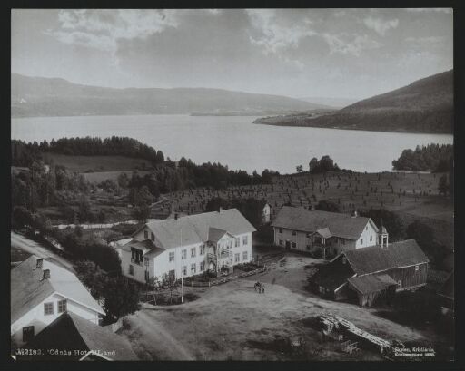Odnäs Hotel, Land