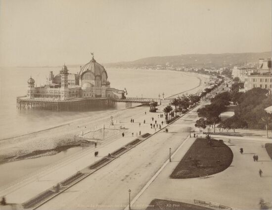 Nice - La Promenade des Anglais a vol d'oiseau