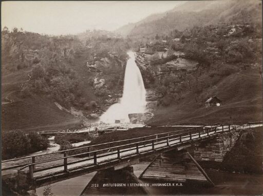 Øvstufossen i Stensdalen, Hardanger