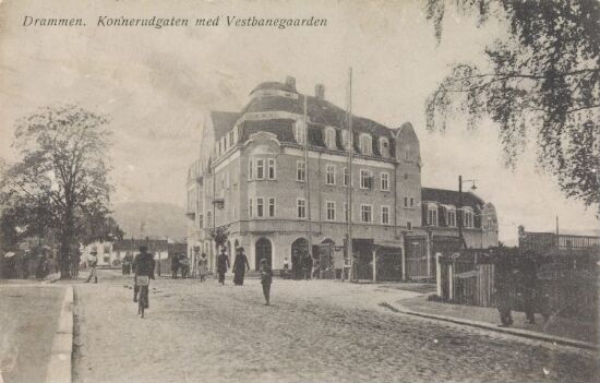 Drammen. Konnerudgaten med Vestbanegaarden