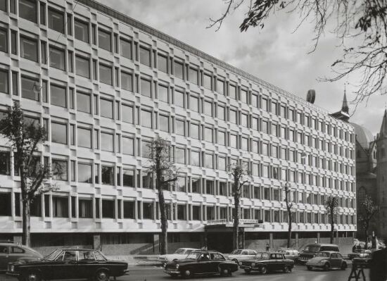 Bankbygning med møtesal for Misjonsselskapet