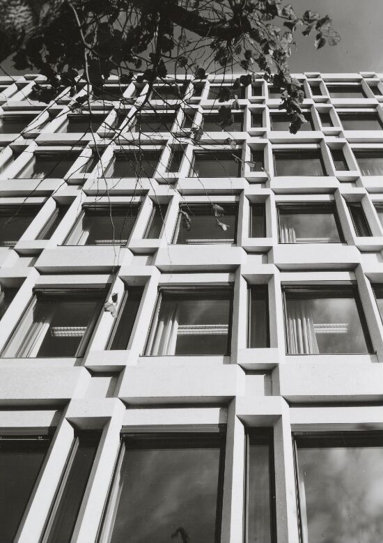 Bankbygning med møtesal for Misjonsselskapet