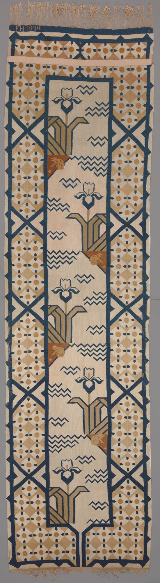 Portiere med store liljer