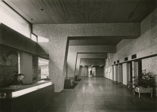 STK-bygget, fra vestibylen