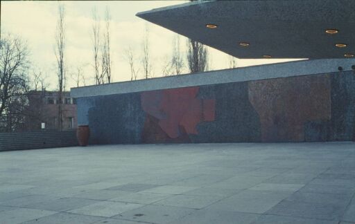 From the entrance to the Hydro-building