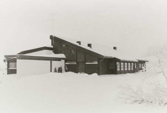 Láhpoluoppal barneskole