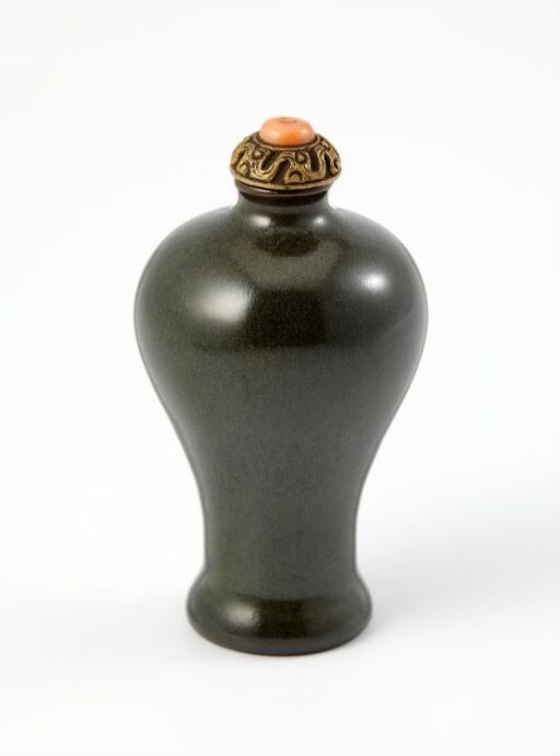 Snuff bottle