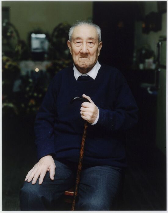 Ma Yue Liang (On Chair)