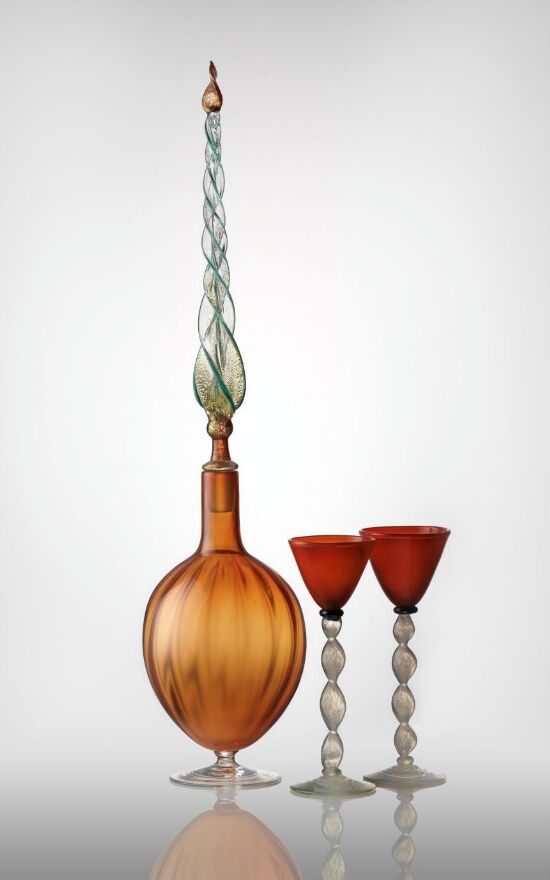 Karaffel og to vinglass