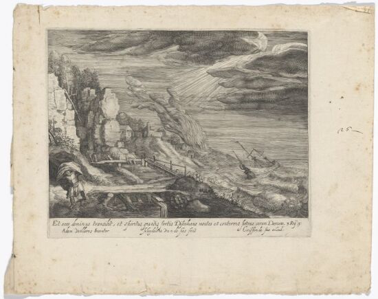 Elia trekker kappen foran ansiktet