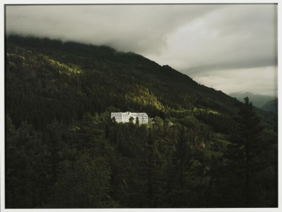 Luster Sanatorium
