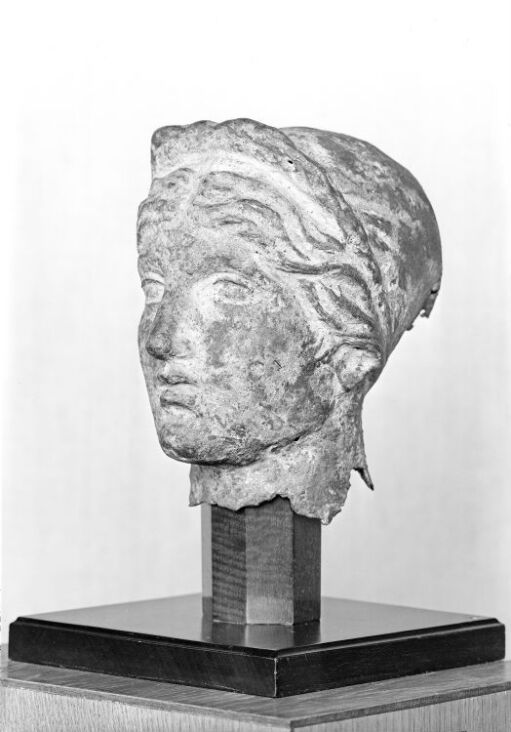 Head of a goddess, forgery