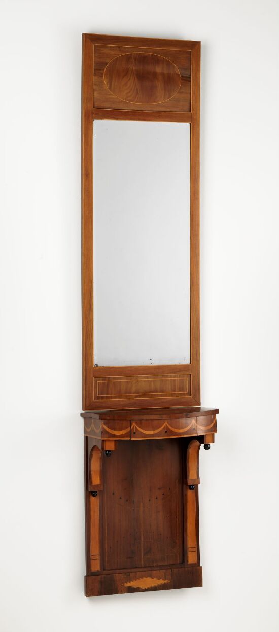 Konsollspeil og bord