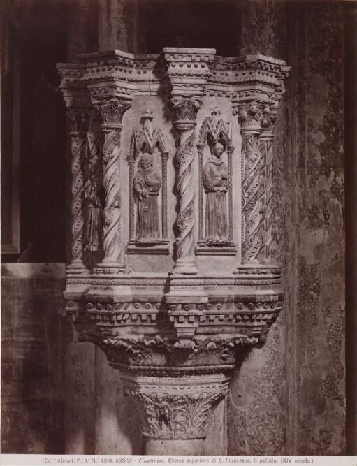 Assisi - Umbria. Chiesa superiore di S. Francesco. Il pulpito. (XIV secolo)