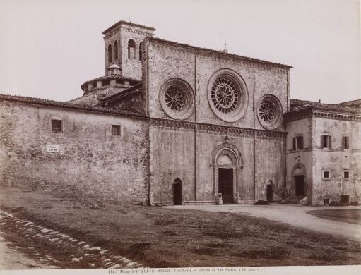 Assisi - Umbria. Chiesa di San Pietro (XV secolo)