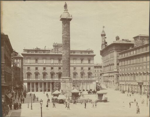 Colonna, Piazza Colonna