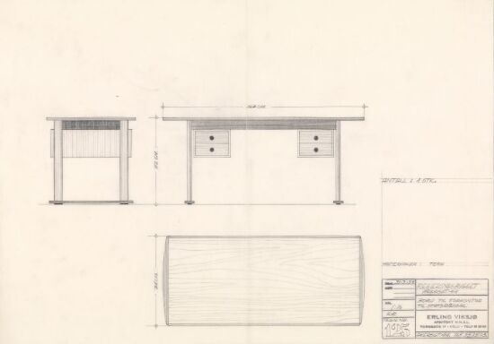 Regjeringsbygningen. Bord til statsrådsalens forkontor